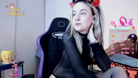 Sweetnina online show from 10.27.25