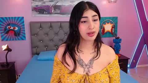 Abril Cruz online show from 10.15.25