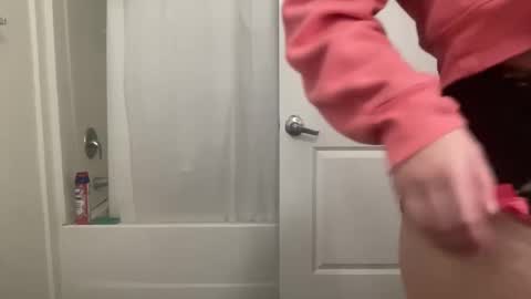 Snapshot of dumbblondexoxo chatting on 01.18.25 dumbblondexoxo online show from 01.18.25