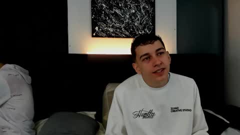 Thomas and Noah online show from 10.10.25