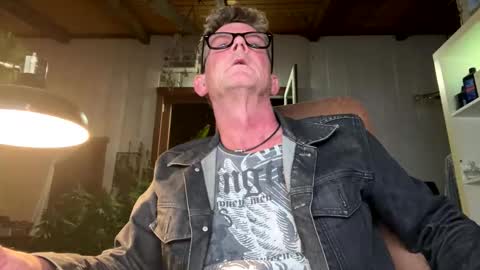 Snapshot of durakbrina chatting on 10.21.25 Durakbrina online show from 10.21.25