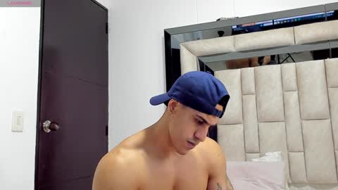 duran_dhikol1 online show from 12.13.24