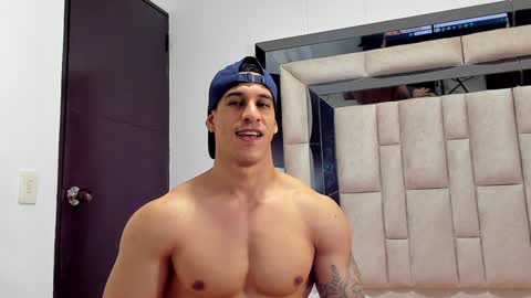 duran_dhikol1 online show from 12.19.24