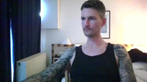 Snapshot of durexdublex chatting on 12.17.25 durexdublex online show from 12.17.25