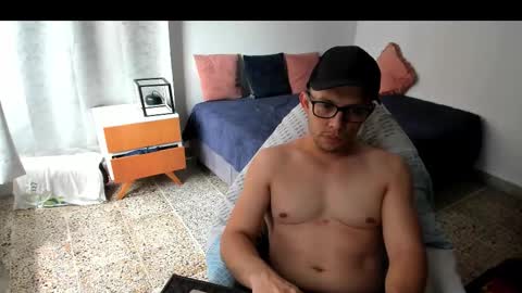 Snapshot of durojall chatting on 03.24.26 Hander online show from 03.24.26