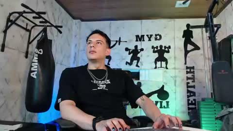 Snapshot of dustin_sonne chatting on 06.21.26 Dustin Sonne online show from 06.21.26