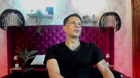 Snapshot of dustin_sonne chatting on 07.05.26 Dustin Sonne online show from 07.05.26