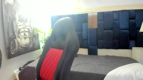 DUSTYN MICHELLE online show from 05.10.26
