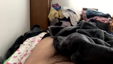 Snapshot of dv0075 chatting on 12.15.25 dv0075 online show from 12.15.25