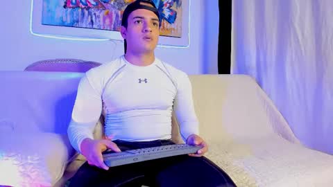 dwayne_esteven10 online show from 02.07.26