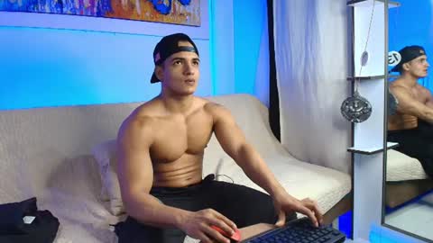 Snapshot of dwayne_esteven10 chatting on 07.18.26 dwayne_esteven10 online show from 07.18.26
