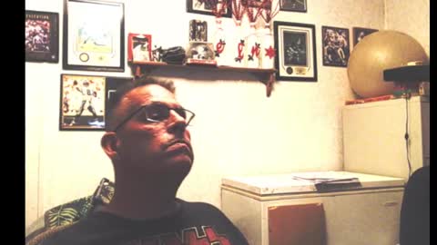 Snapshot of dwinmontana chatting on 09.11.25 dwinmontana online show from 09.11.25