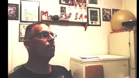 Snapshot of dwinmontana chatting on 09.13.25 dwinmontana online show from 09.13.25