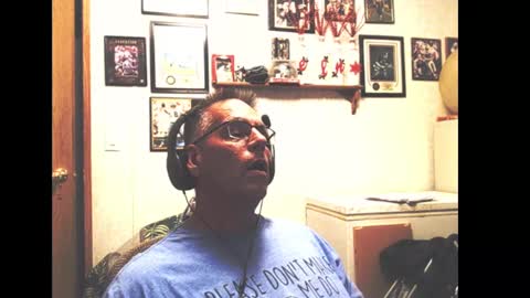 Snapshot of dwinmontana chatting on 10.02.25 dwinmontana online show from 10.02.25