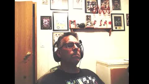 Snapshot of dwinmontana chatting on 10.22.25 dwinmontana online show from 10.22.25