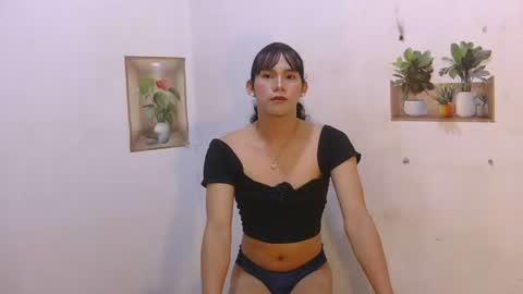 Snapshot of dy_namite chatting on 04.28.26 dy_namite online show from 04.28.26