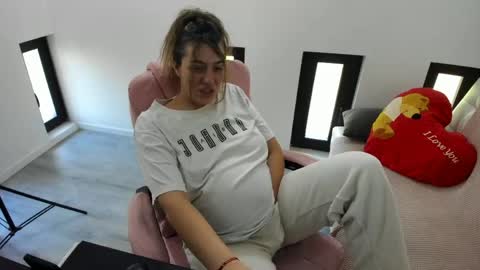 Snapshot of dyanakaylin chatting on 04.24.26 dayana online show from 04.24.26