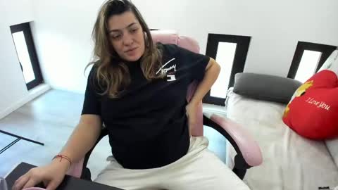 Snapshot of dyanakaylin chatting on 04.29.26 dayana online show from 04.29.26