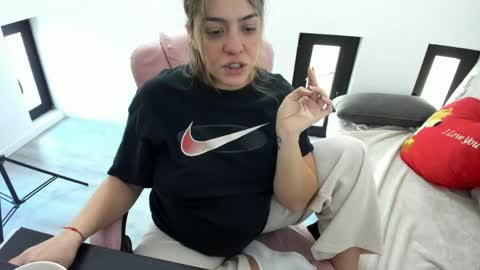 Snapshot of dyanakaylin chatting on 05.03.26 dayana online show from 05.03.26