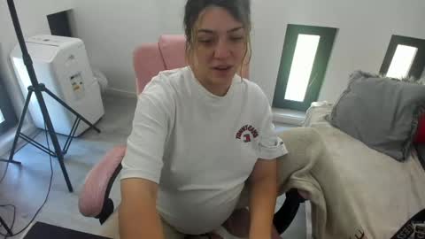 Snapshot of dyanakaylin chatting on 05.24.26 dayana online show from 05.24.26