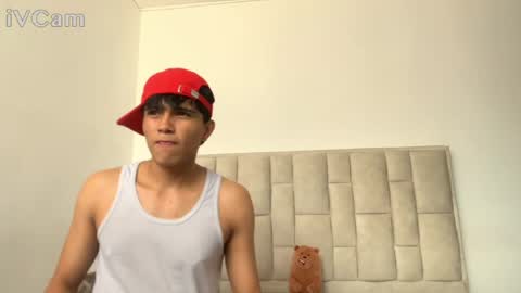 Snapshot of dylan_lyann chatting on 05.06.26 dylan_lyann online show from 05.06.26