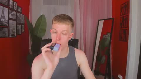 Snapshot of dylan_norton chatting on 06.15.26 Dylan online show from 06.15.26