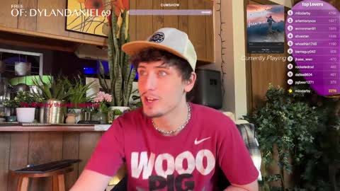 Snapshot of dylandaniel69 chatting on 12.02.24 Dylan Daniel 7.8 online show from 12.02.24
