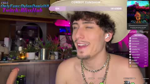 Snapshot of dylandaniel69 chatting on 12.07.24 Dylan Daniel 7.8 online show from 12.07.24