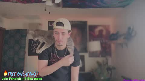 Snapshot of dylandaniel69 chatting on 02.25.25 Dylan Daniel 7.8 online show from 02.25.25