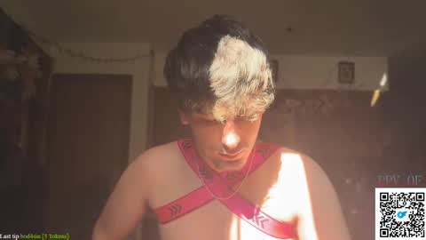 Dylan Daniel 7.8 online show from 11.05.25