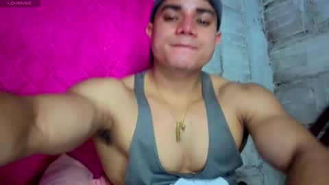 Snapshot of dylangusss chatting on 01.10.26 Dylangusss online show from 01.10.26