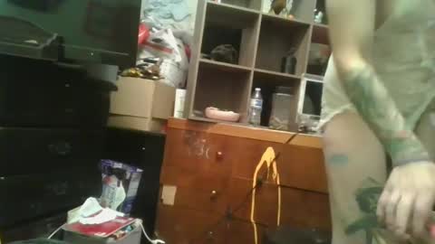 Snapshot of dylanjowelch chatting on 01.08.25 Aurora online show from 01.08.25