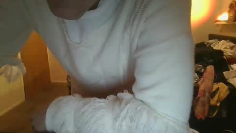 Snapshot of dylanjowelch chatting on 01.09.25 Aurora online show from 01.09.25