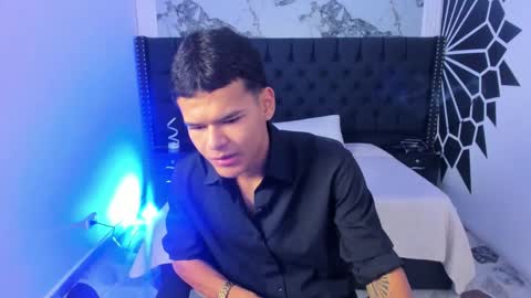 dylanroyce_ online show from 03.04.26