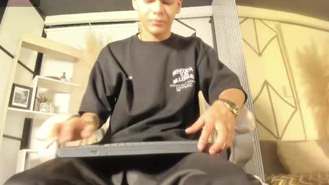 dylanroyce_ online show from 05.07.26