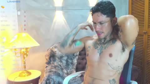 Snapshot of dylanstonne1 chatting on 01.16.25 D Y L A N online show from 01.16.25