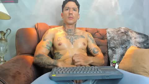 Snapshot of dylanstonne1 chatting on 01.23.25 D Y L A N online show from 01.23.25
