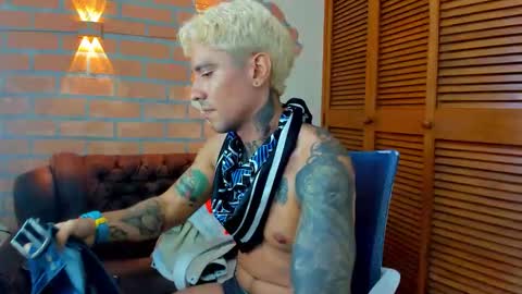 Snapshot of dylanstonne1 chatting on 09.09.25 D Y L A N online show from 09.09.25