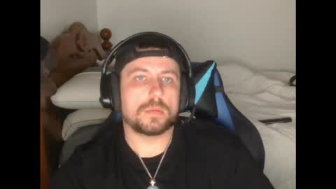 Snapshot of dylboi47 chatting on 10.17.25 dylboi47 online show from 10.17.25