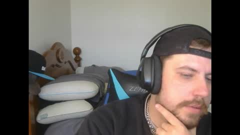 Snapshot of dylboi47 chatting on 10.18.25 dylboi47 online show from 10.18.25