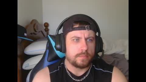 Snapshot of dylboi47 chatting on 10.19.25 dylboi47 online show from 10.19.25