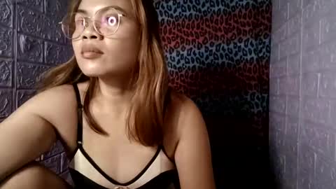 Snapshot of dynaq chatting on 12.19.24 dynaq online show from 12.19.24