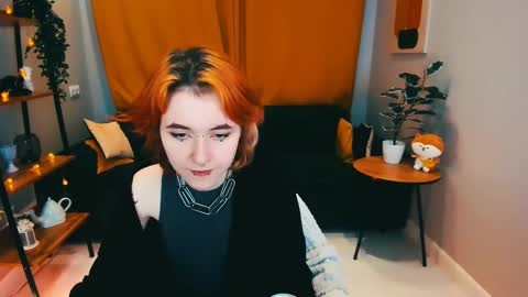 Snapshot of earl_lunar chatting on 01.17.25 Earl online show from 01.17.25