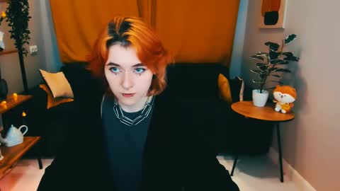 Snapshot of earl_lunar chatting on 01.18.25 Earl online show from 01.18.25