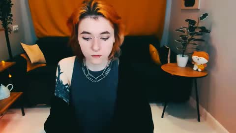 Snapshot of earl_lunar chatting on 01.18.25 Earl online show from 01.18.25