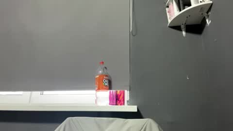 Snapshot of earthascritchfield chatting on 04.19.26 Rina online show from 04.19.26