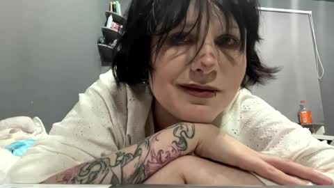 Snapshot of earthascritchfield chatting on 04.19.26 Rina online show from 04.19.26