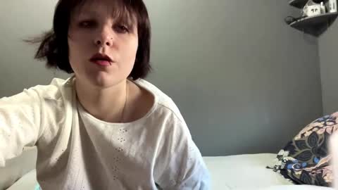 Snapshot of earthascritchfield chatting on 04.25.26 Rina online show from 04.25.26