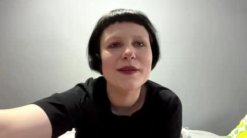 Snapshot of earthascritchfield chatting on 05.12.26 Rina online show from 05.12.26