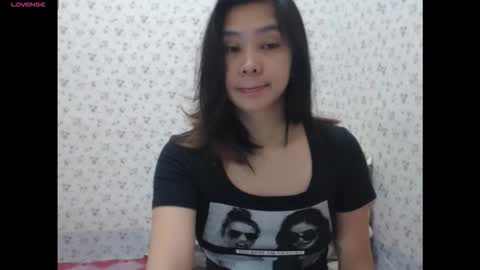 Snapshot of earthlypleasures chatting on 11.05.25 shaina online show from 11.05.25